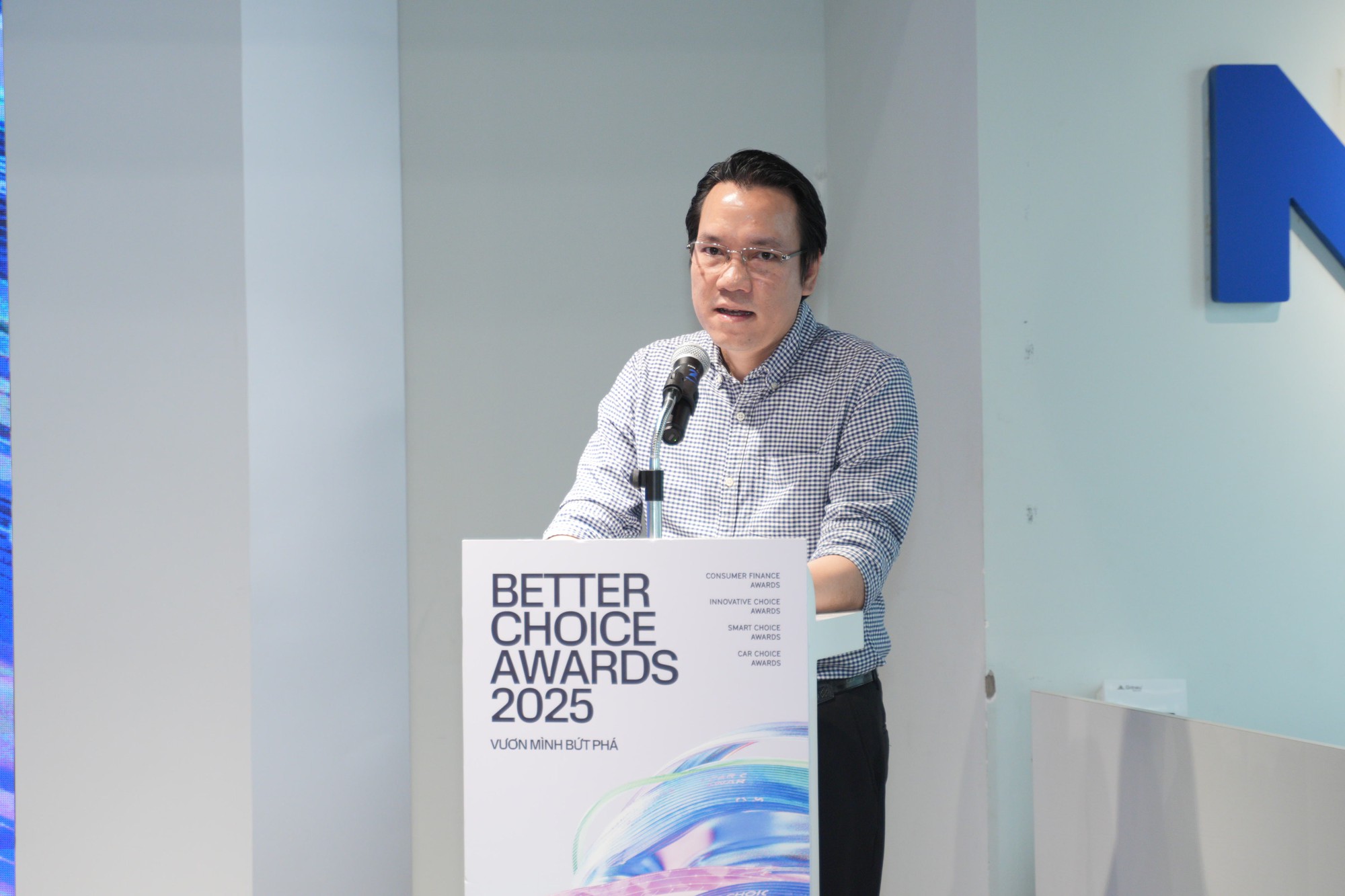 Ông Nguyễn Đăng Ngọc phát biểu về quy trình chấm giải